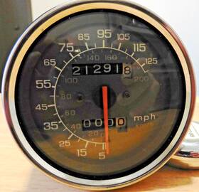 37200-mn0-008 1987/88 Honda Super Magna Speedometer Excellent