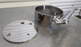 55847-05 Harley-davidson 05 Dyna / Sportster Fxd 4 Inch Speedometer Mph Gauge Chrome Bracket Rr. Cover
