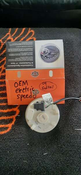 67410-04r Harley-davidson Speedometer 4 Miles Display Guages 4.5 Inch Pre Own