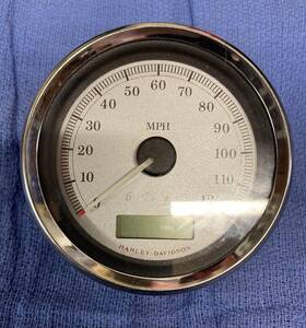 67587-08 Harley-davidson 2011 Street Glide Speedometer Silver Face