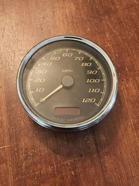 70900379a Harley-davidson 2017 2018 Freewheeler Oem Speedometer Gauge Trike