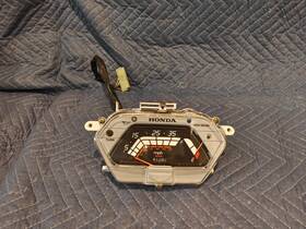 Honda 37200-gn2-870 1985-1987 Aero 50 Nb50 Complete Speedometer Speedo Cluster Assembly 2170mi