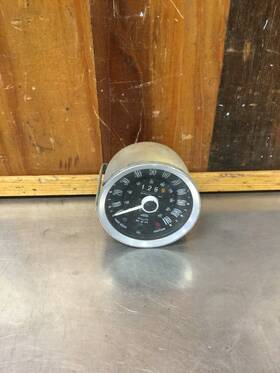 Kt1323 Jaeger 6121/16a Triumph Spitfire Mk2 Original Speedometer. #sn6121/16a. Used.