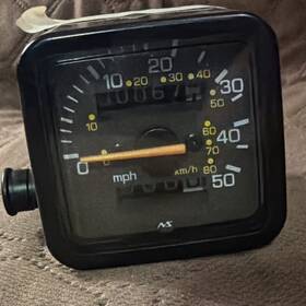 Nos 1yw-83570-a0 Very Good 1987-1988 Yamaha Yfm350 Moto-4 Speedometer Gauge