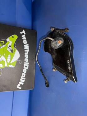 S02fa Suzuki Tl1000r Tl 1000r 1000 R Front Engine Case Sprocket Cover 1998-2003