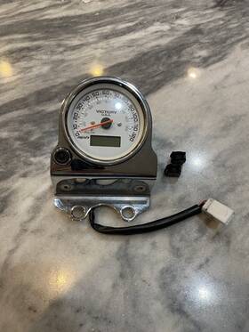 3280442 Victory 2003 2004 And 2005 Vegas Kingpin Speedo Speedometer Mount Bracket